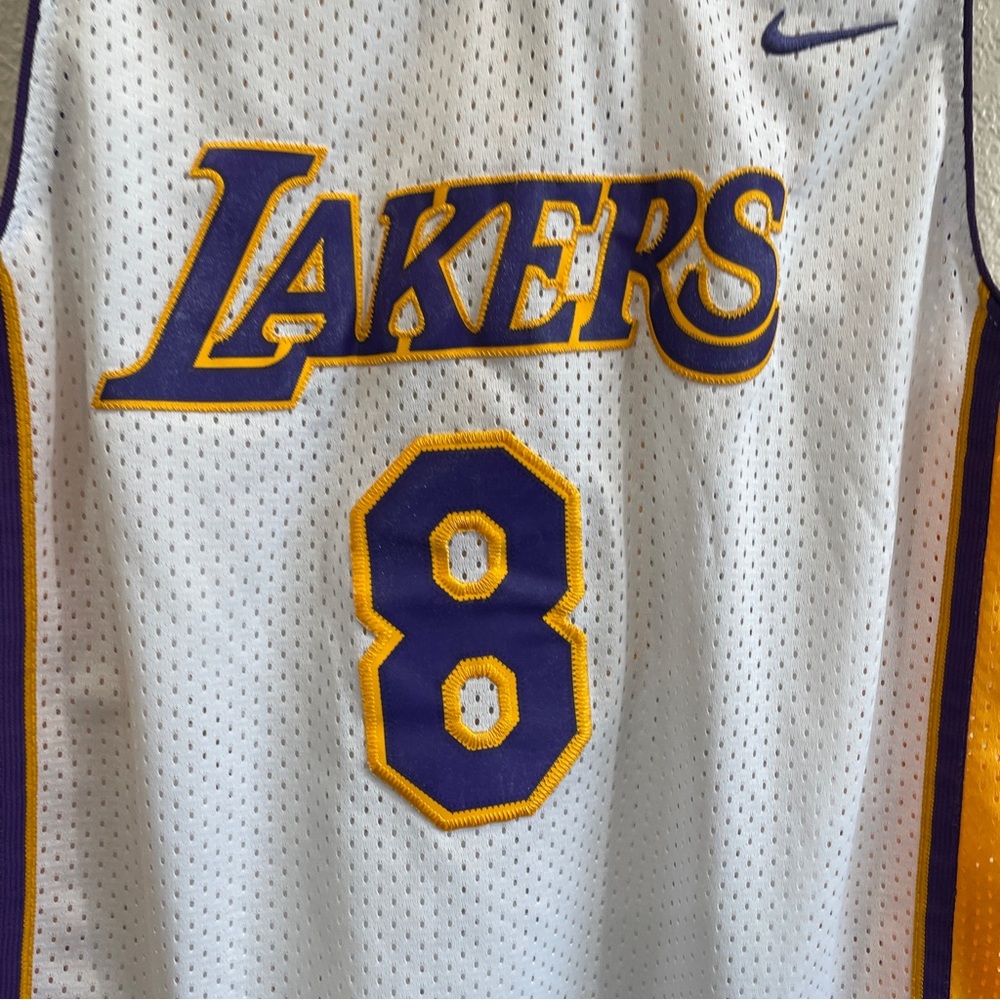 Nike Lakers Kobe Jersey Youth Number 8 - Picture 3 of 9